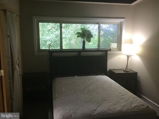 Building Photo - 4381 Americana Dr