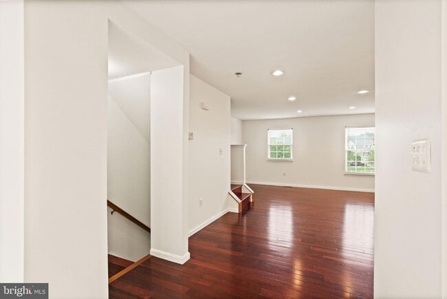 Building Photo - 11070 Clovertree Ct