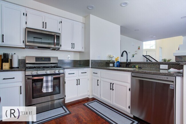 Building Photo - A Bright and Cozy Home with 3 Bedroom and 2 Bathroom with a Loft