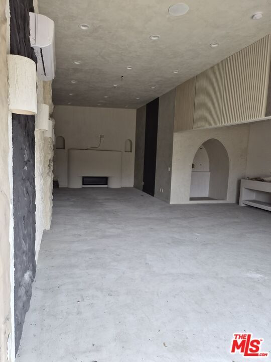 Building Photo - 10835 Magnolia Blvd