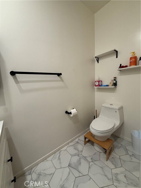 Building Photo - 14144 Dickens St