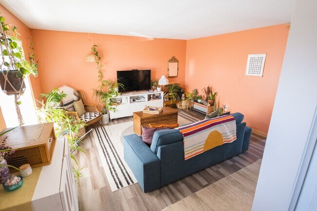 Building Photo - BEAUTIFUL 4 BEDROOM / 3 BATH HOME IN LAFAY...