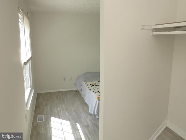 Building Photo - 8406 Woodford Ct