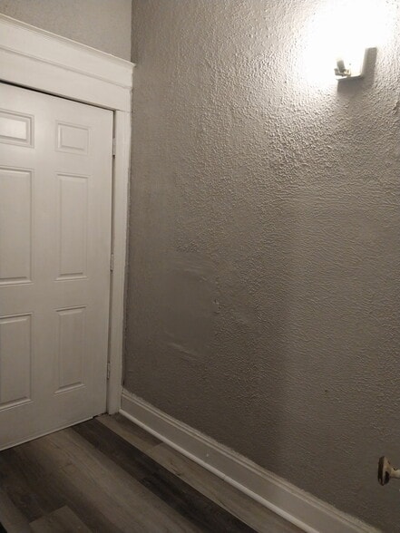 Entrance - 183 Norton St