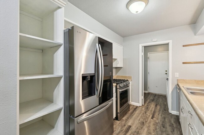 Building Photo - Charming Updated Gem Near Quail Springs!