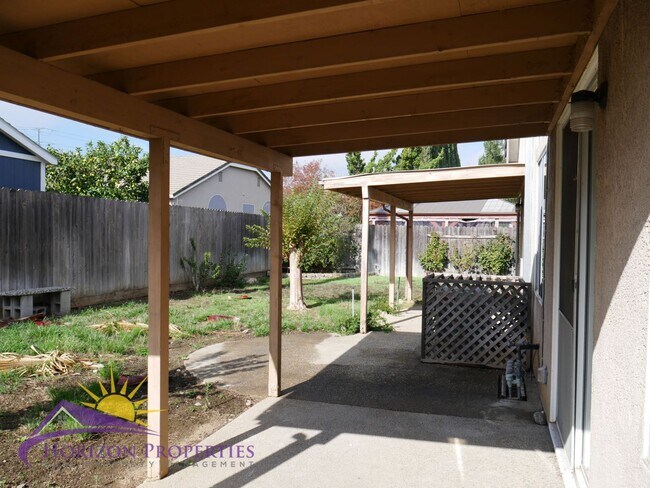 Building Photo - 9472 Clementine Way