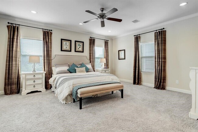 Building Photo - 5805 Larkin St