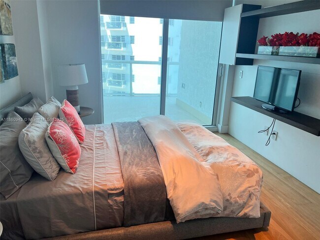 Building Photo - 3801 Collins Ave