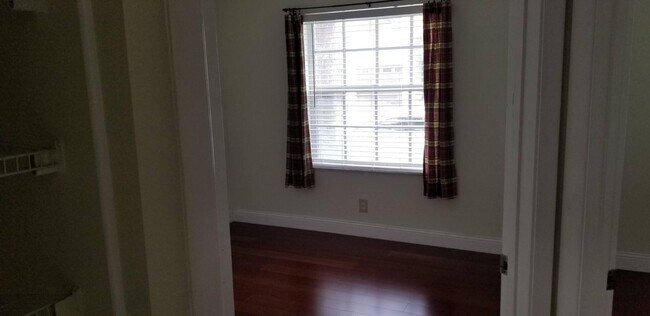 Building Photo - 10780 Cypress Lake Ter