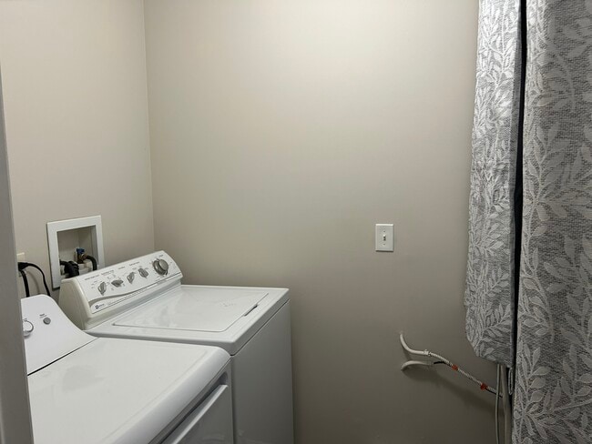 Building Photo - 3530 Blue Ridge Ct
