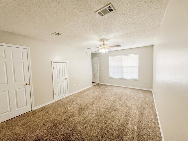 Building Photo - 224 Runnymeade Dr