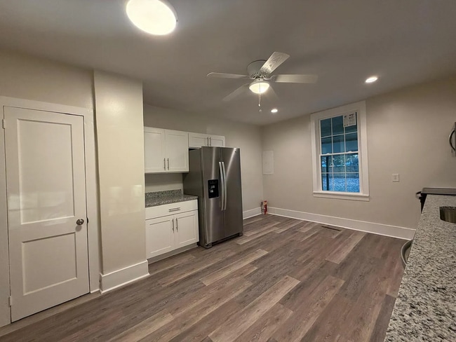 Building Photo - 211 North St