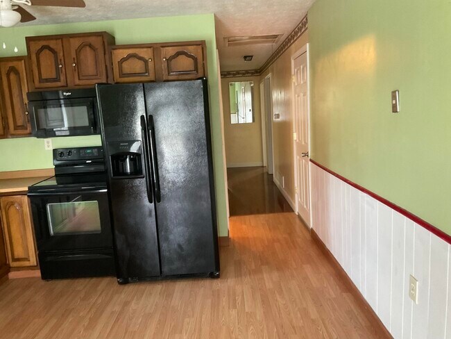 Building Photo - 205 N Ware Chappel Rd