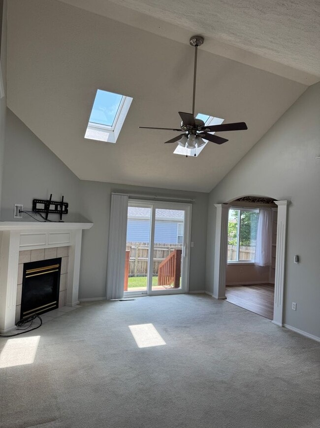 Building Photo - Gorgeous 3 Bedroom home for rent in Nixa, MO!