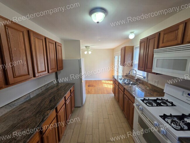 Building Photo - 2 bedroom home in South Hammond!