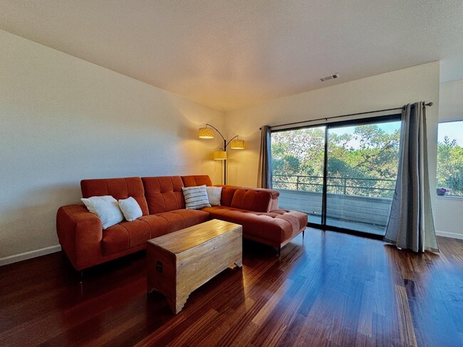 Building Photo - 59 Appian Way