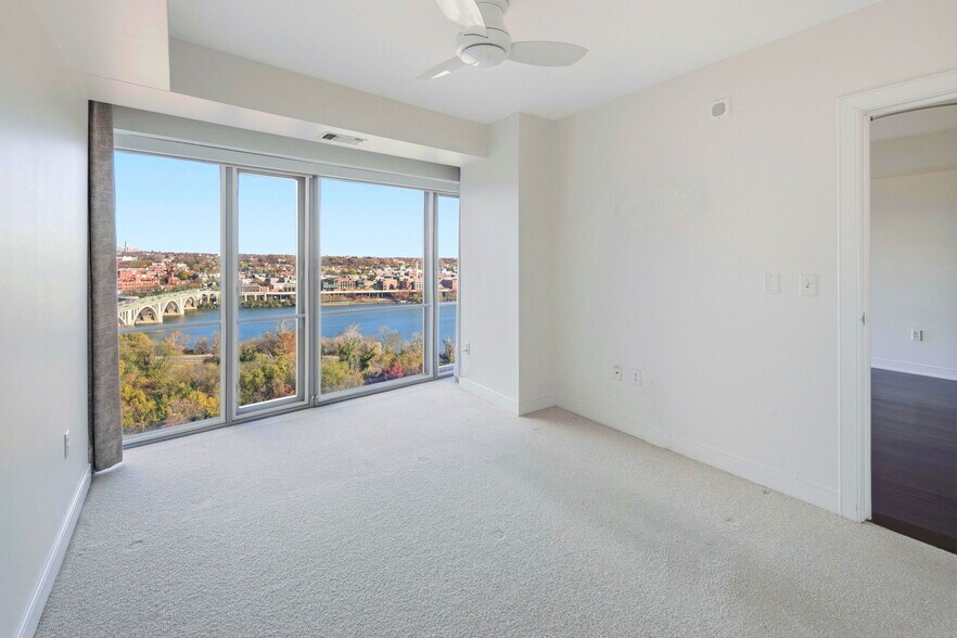 Building Photo - 1111 19th St N