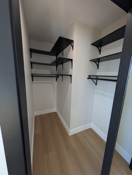 Building Photo - 6330 Mary Ellen Ave