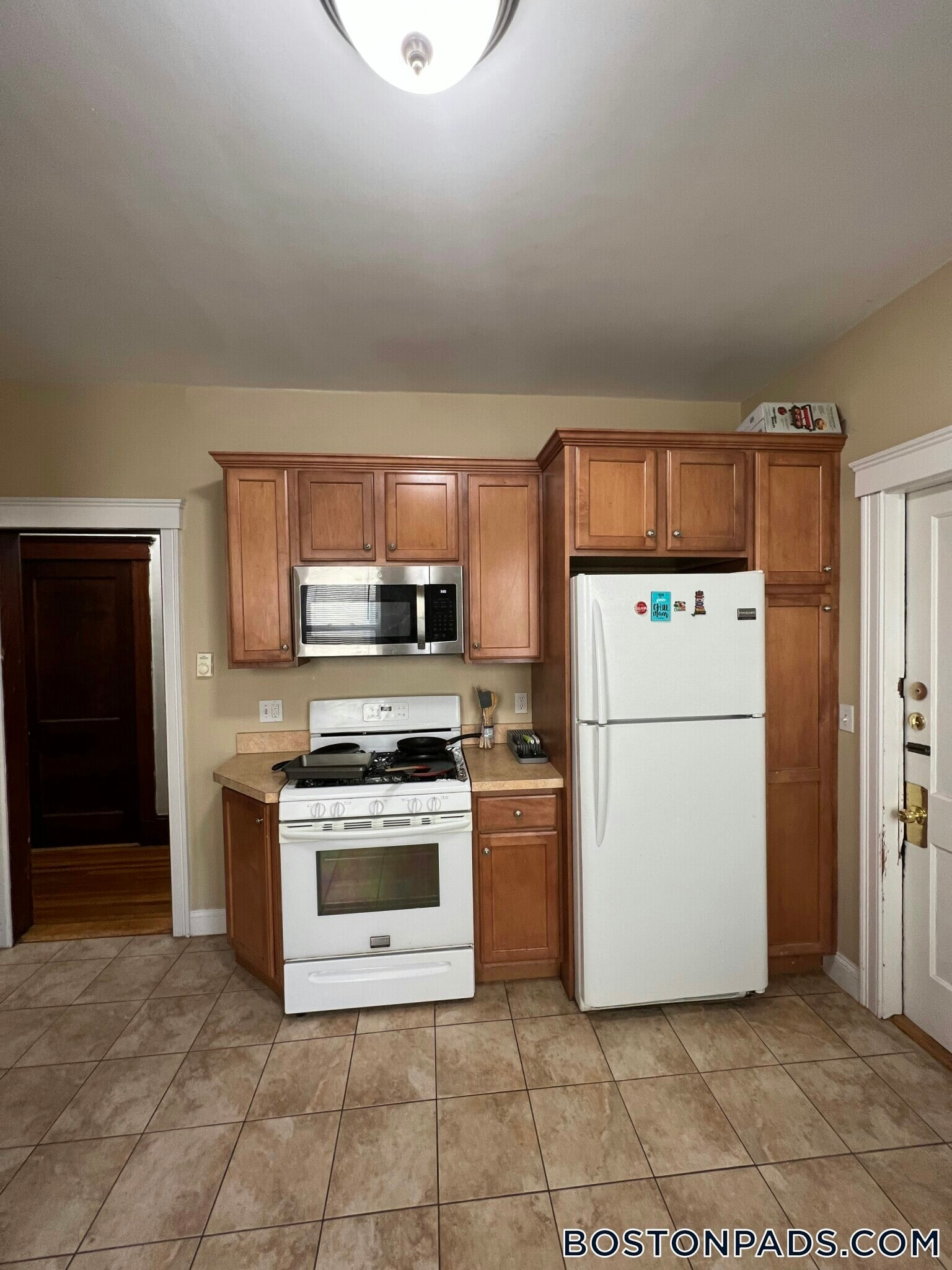 Building Photo - 223 Holland St