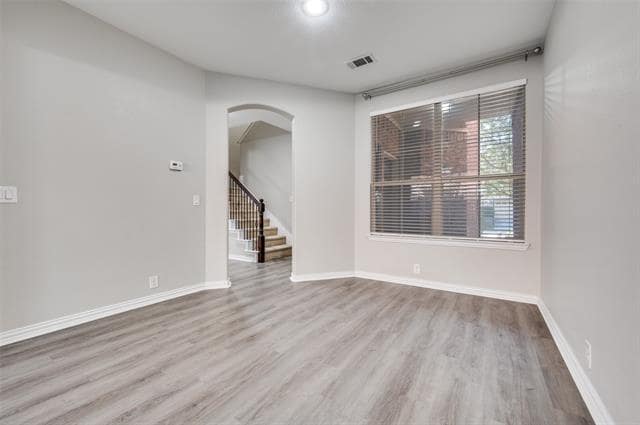 Building Photo - 1824 Villa Dr