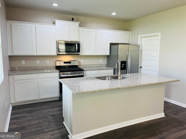 Building Photo - 19 White Spruce Wy