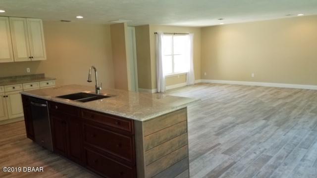 Building Photo - 652 Pelican Bay Dr