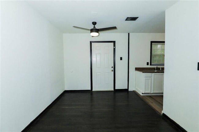 Building Photo - 836 Bolton Rd NW