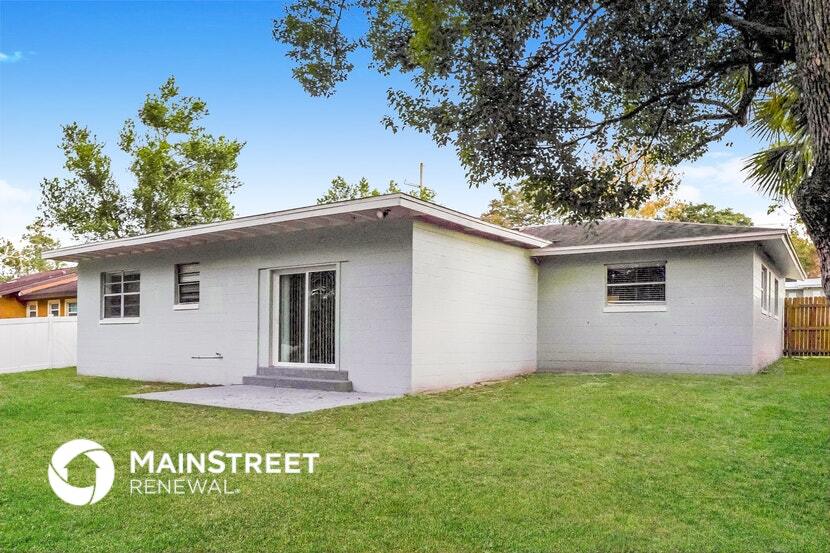 Building Photo - 6129 Hialeah St