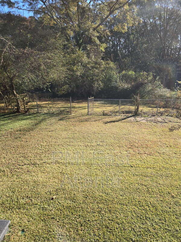 Building Photo - 2332 Carey Dr SE