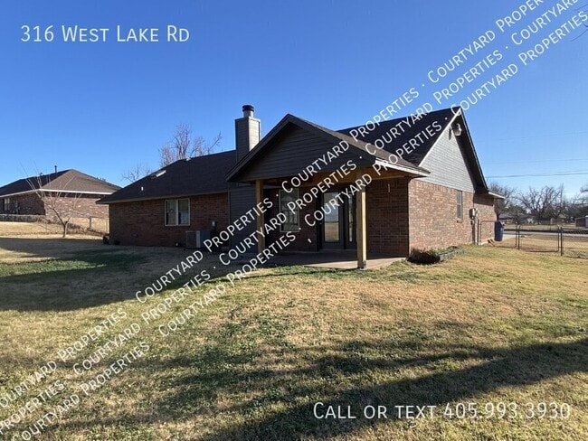 Building Photo - 316 W Lake Rd