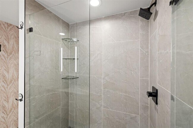 Building Photo - 1208 E Kennedy Blvd