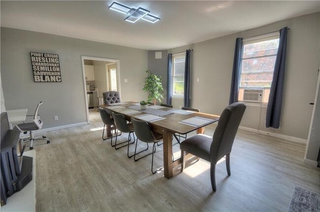 Building Photo - 522 Suffolk St