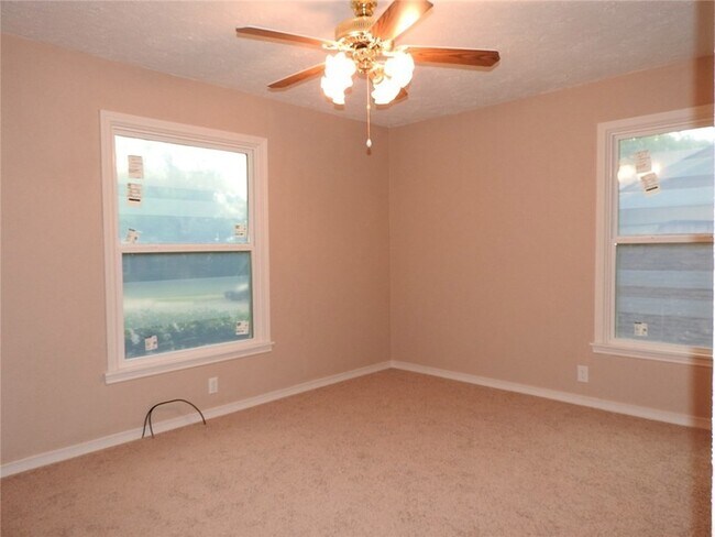 Building Photo - 3226 San Medina Ave