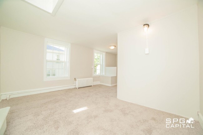 Building Photo - 33 N Penn St