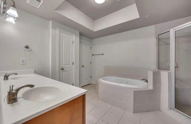 Building Photo - 1390 Dutch Valley Pl NE