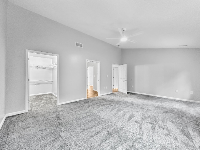 Building Photo - Beautiful 2 Beds 1.5 Baths Villa in Far South