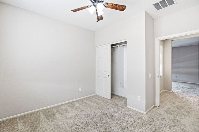 Building Photo - Beautiful townhouse for Rent!