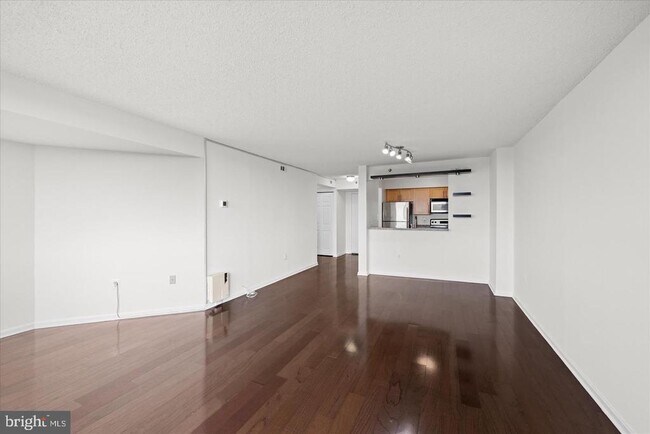 Building Photo - 10101 Grosvenor Pl