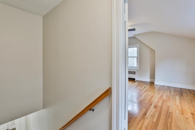 Building Photo - 139 Greeley St