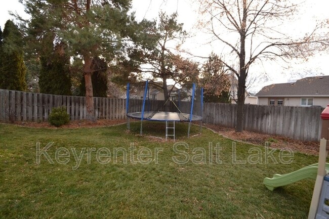 Building Photo - 8048 Peregrine Pl