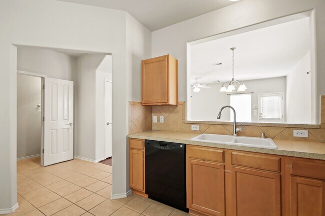 Building Photo - 23611 Wildwood Green Way