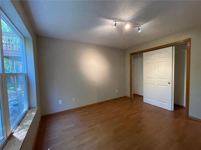 Building Photo - 16911 79th Ave N