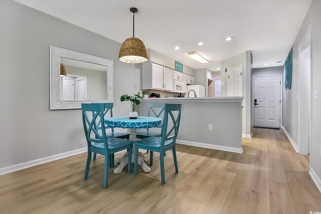 Building Photo - 510 White River Dr