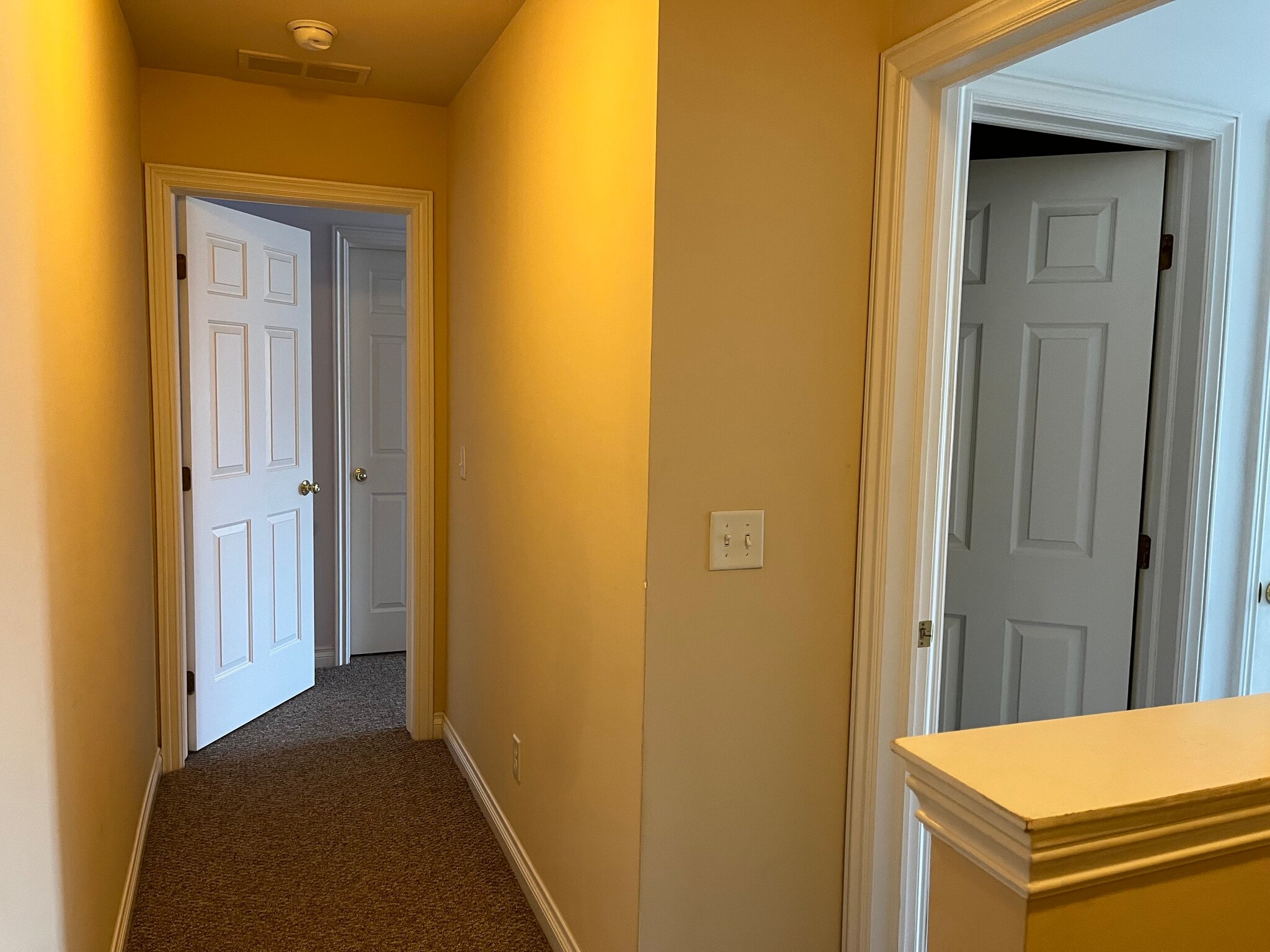 Building Photo - 5748 Hampshire Ln