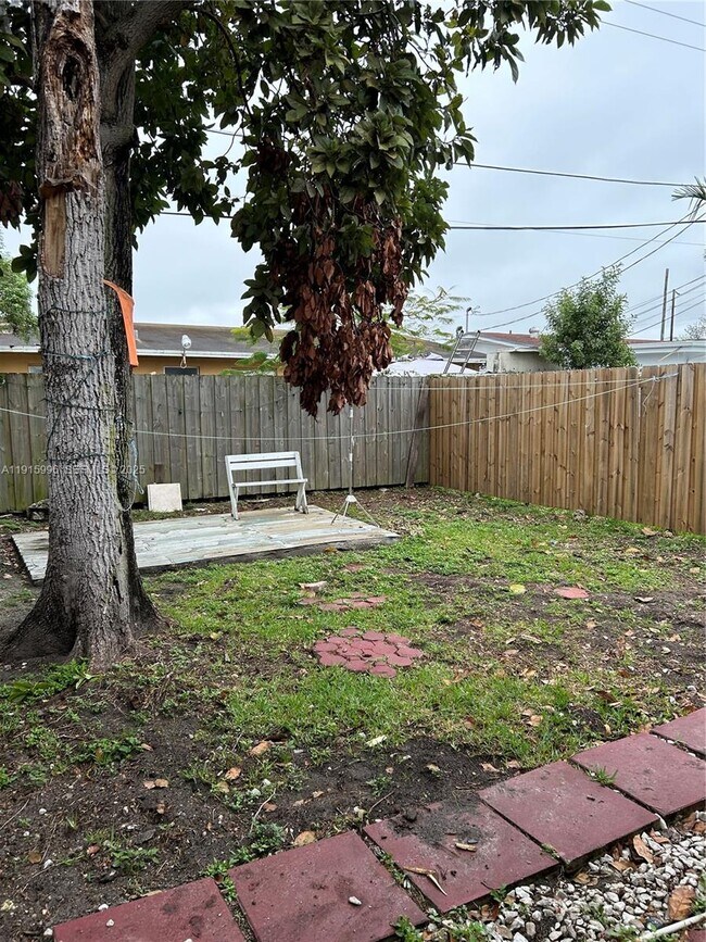 Building Photo - 11239 SW 5th Terrace