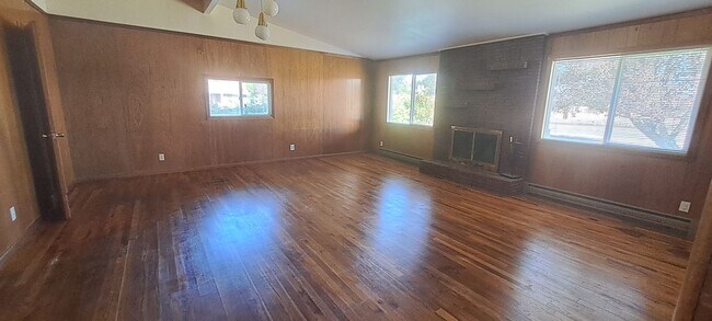 Building Photo - BEAUTIFUL home in Philomath