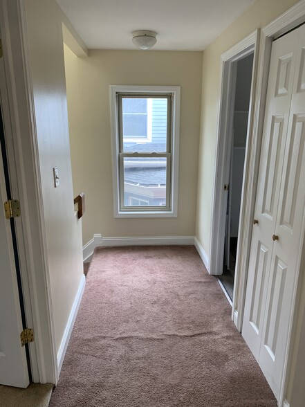Primary Photo - 3305 Woodbine Ave