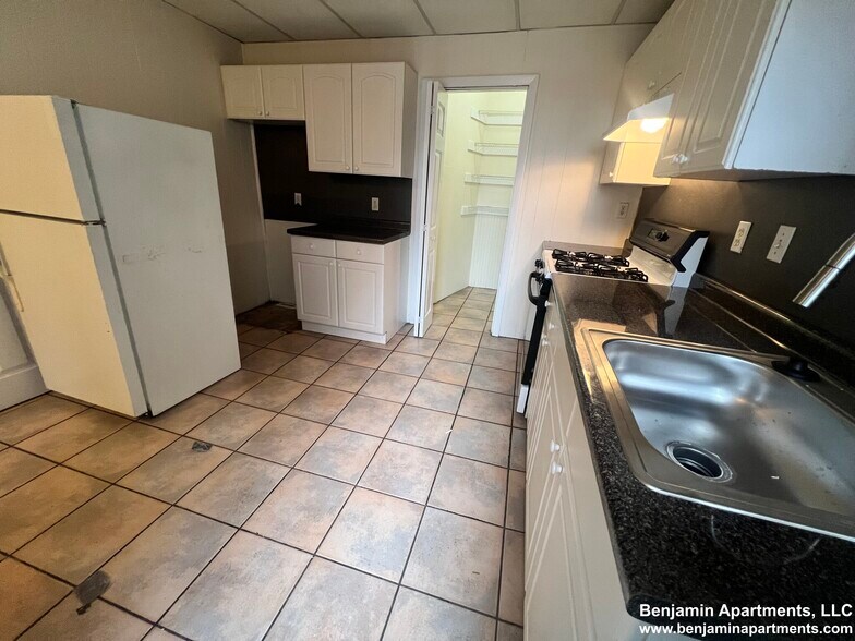 Building Photo - 433 Cambridge St