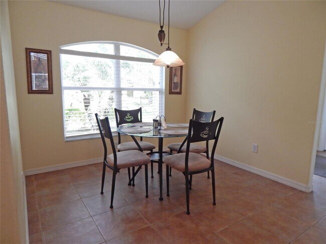 Building Photo - 5815 Heronview Cres Dr