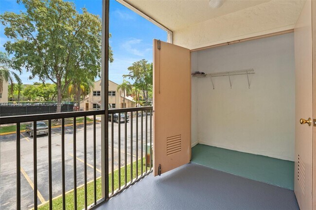 Building Photo - 8373 Lake Dr